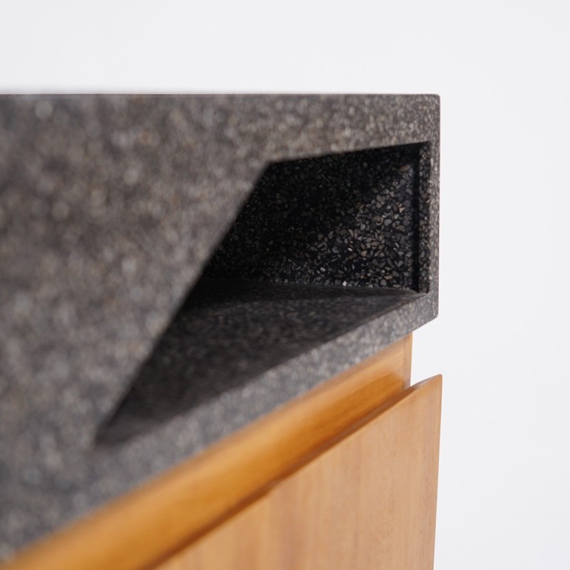 Hängendes Handwaschbecken aus massivem Teakholz und schwarzem Terrazzowaschbecken - Tanja