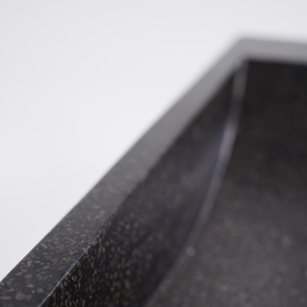 Hängendes Handwaschbecken aus massivem Teakholz und Waschbecken aus schwarzem Terrazzo - Nila