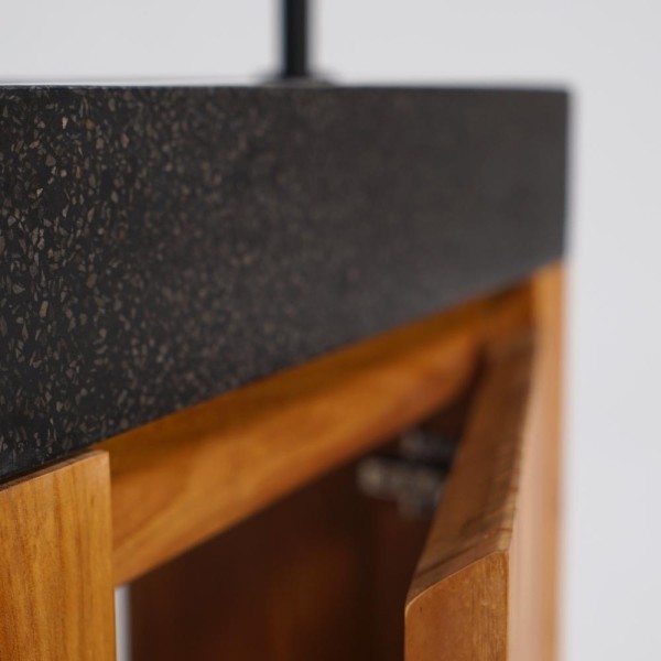 Hängendes Handwaschbecken aus massivem Teakholz und Waschbecken aus schwarzem Terrazzo - Nila