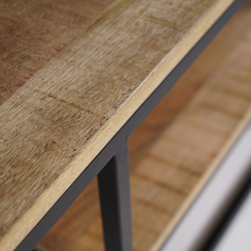 Couchtisch aus Holz mit Unterplatte und Metallgestell