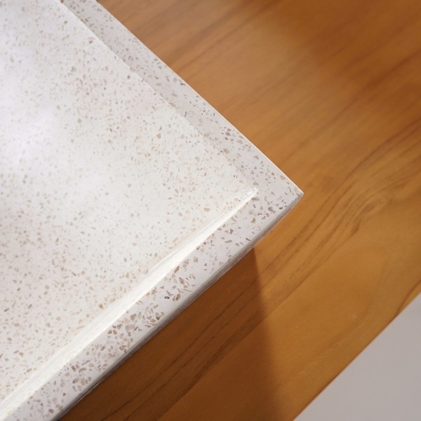 Badezimmermöbel aus massivem Teakholz und Doppelwaschbecken aus weißem Terrazzo - Meera