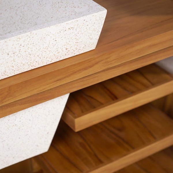 Badezimmermöbel aus massivem Teakholz und Doppelwaschbecken aus weißem Terrazzo - Meera