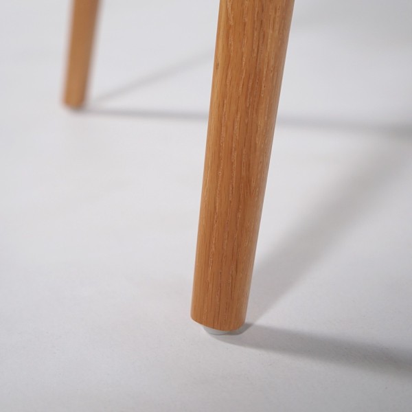 Esszimmerstuhl mit weißem Bouclé-Stoff und Beinen aus hellem Eschenholz - Paragon