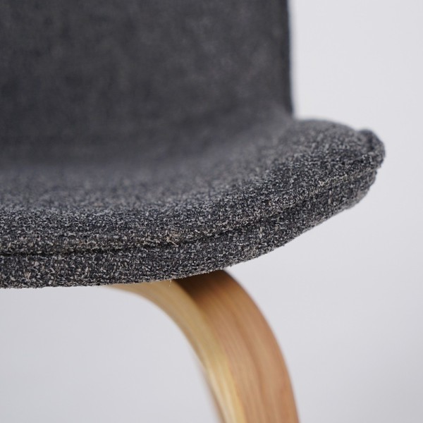 Esszimmerstuhl mit Bouclé-Stoff und Eichenbeinen - Glee