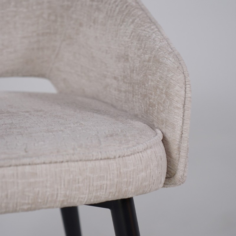 Esszimmerstuhl aus hellgrauem Samt und schwarzen Metallbeinen - Oslo Velvet