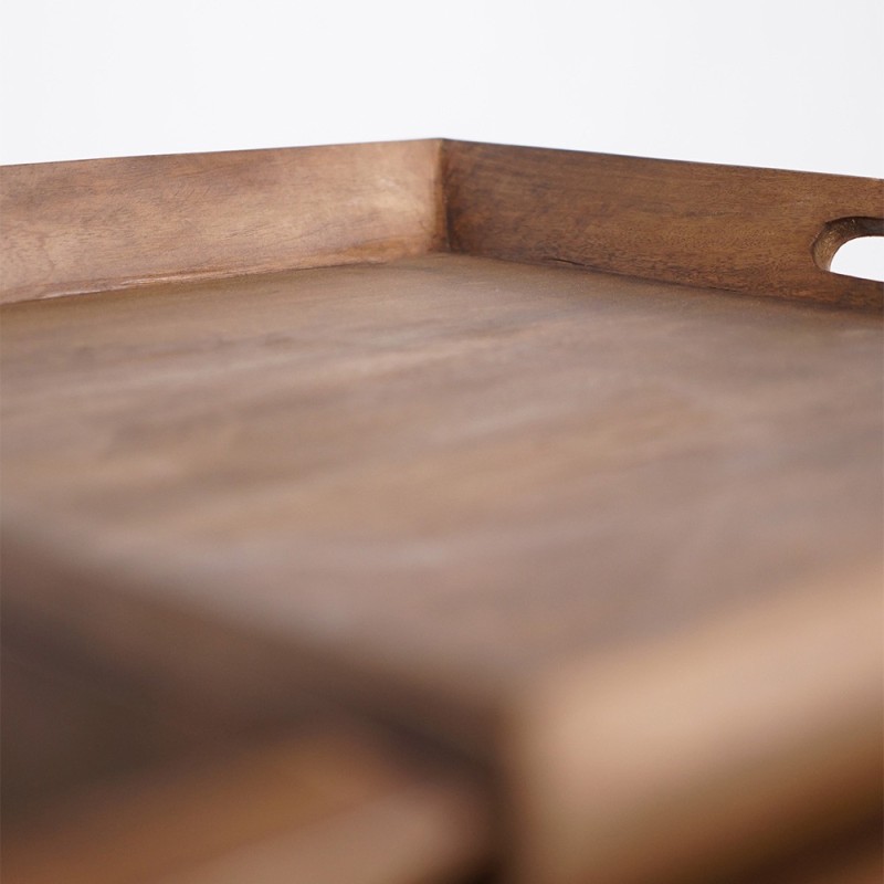 Couchtisch aus Naturholz und Metallbeinen - Modula