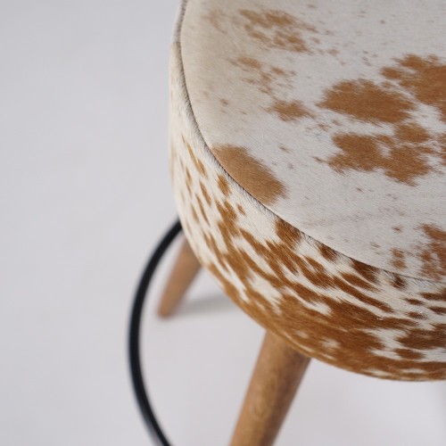 Barhocker aus Holz und Sitzfläche aus natürlichem Kuhfell - Ranch
