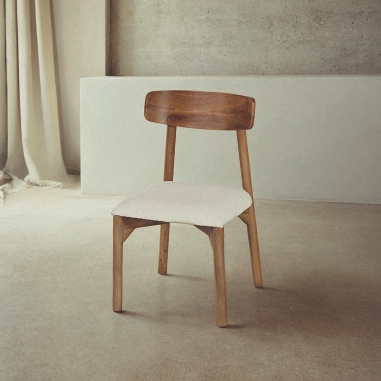 Stuhl aus Holz und weißem Bouclé-Stoff - Alba