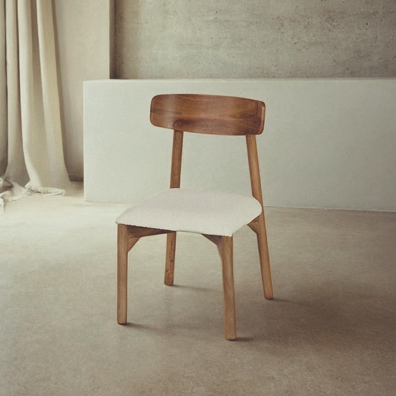Stuhl aus Holz und weißem Bouclé-Stoff - Alba