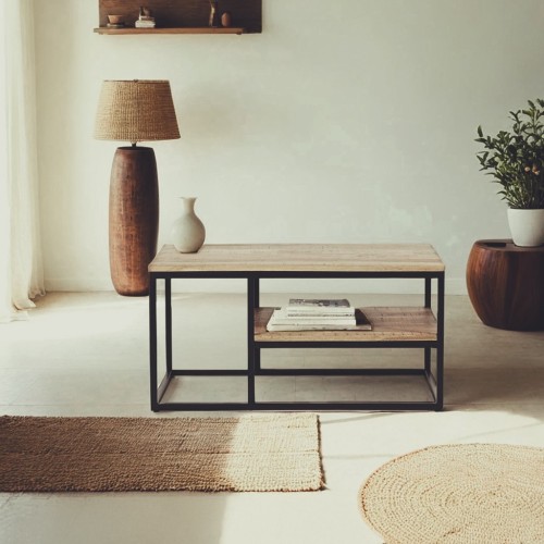 Couchtisch aus Holz mit Unterplatte und Metallgestell