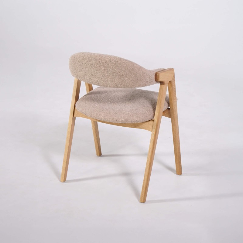 Stuhl aus Naturholz und beigem Bouclé-Stoff – Lykke