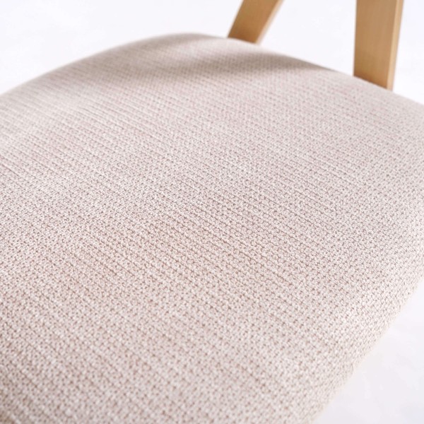 Stuhl aus Naturholz und weißem Bouclé-Stoff – Lykke