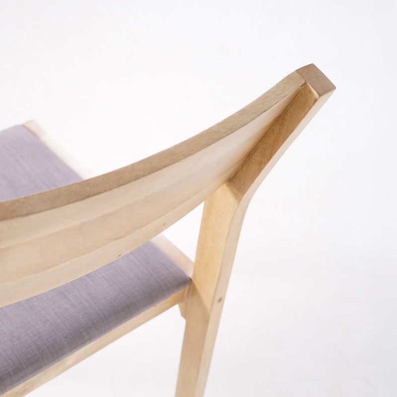 Stuhl aus Naturholz und grauem Stoff - Elegance