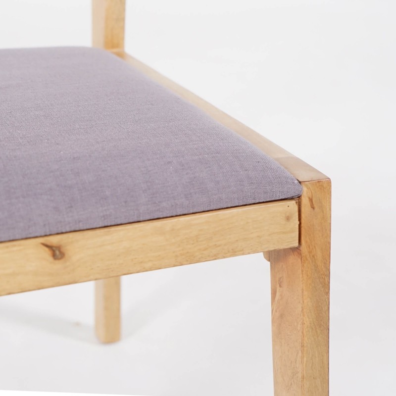 Stuhl aus Naturholz und grauem Stoff - Elegance