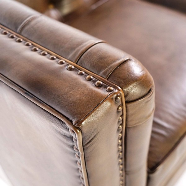 Kapitoniertes 2-Sitzer-Sofa aus Büffelleder Chesterfield – Charles