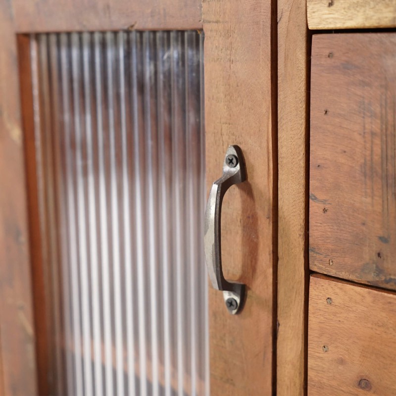 Aufbewahrungsmöbel aus recyceltem Massivholz