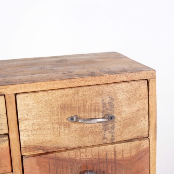 Aufbewahrungsmöbel aus recyceltem Massivholz