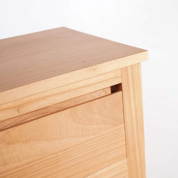 Kommode aus Massivholz – Satya