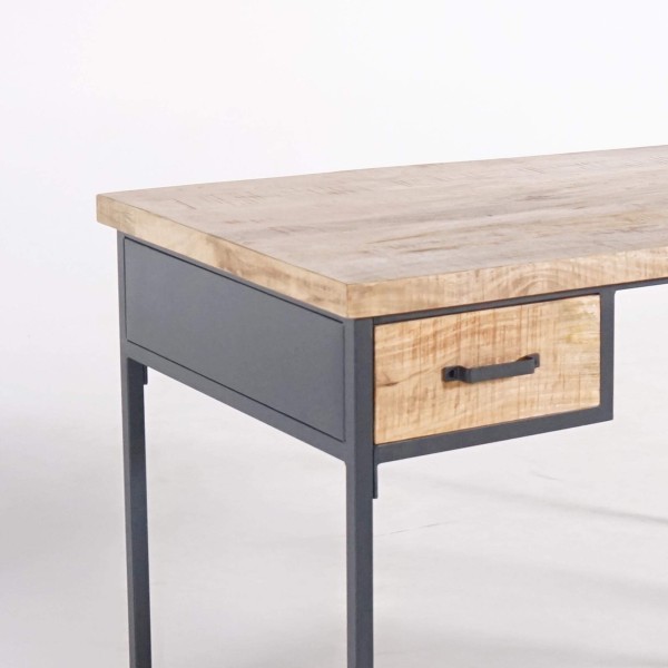 Schreibtisch im Industriedesign aus Holz und Metall – Cambridge
