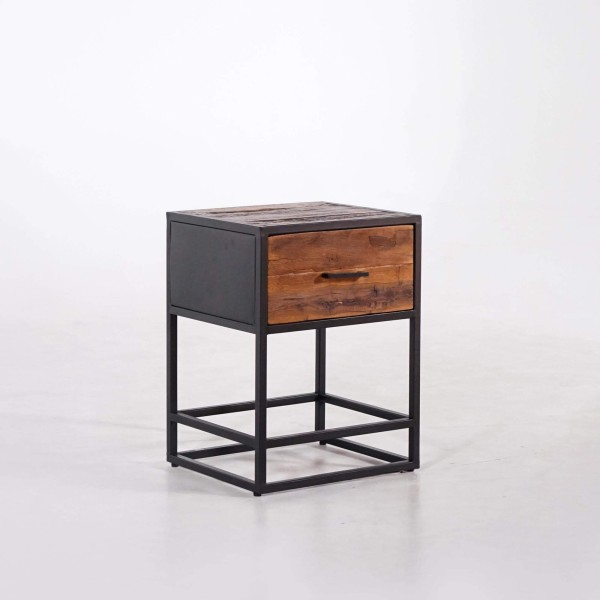 Nachttisch aus recyceltem Holz – Recycled