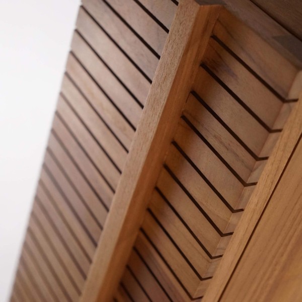 Badezimmerhochschrank aus massivem Teakholz – Devika