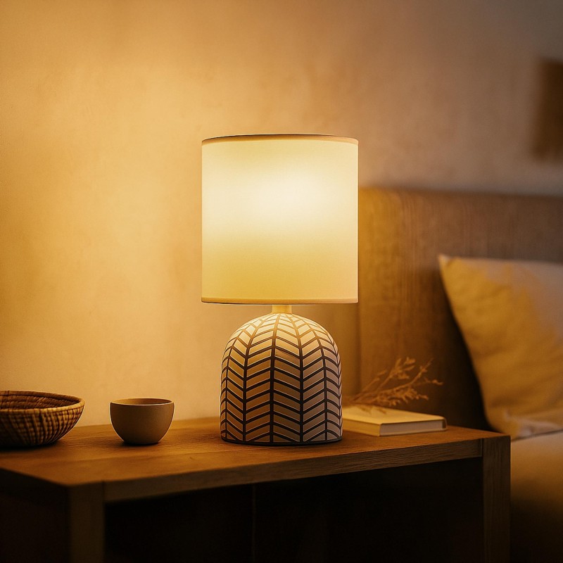 Handgefertigte Keramiklampe – grafisches Muster in Grau und Weiß – Amani