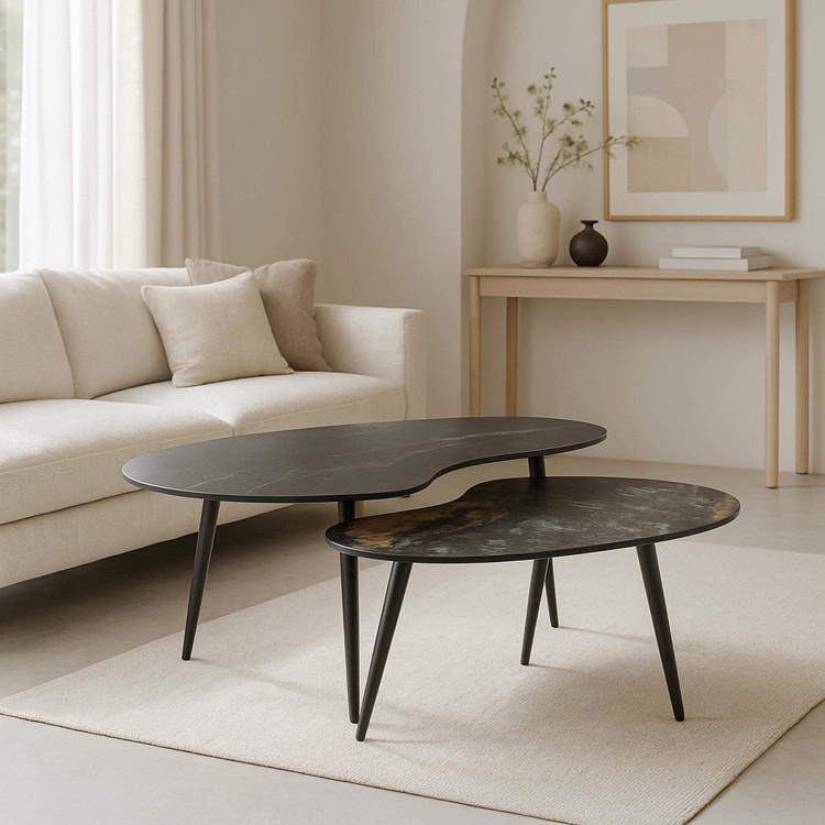 Set aus 2 organisch geformten Keramik-Couchtischen