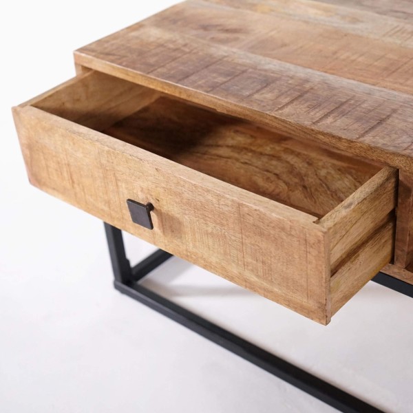 Couchtisch aus massivem Mangoholz mit Metallgestell