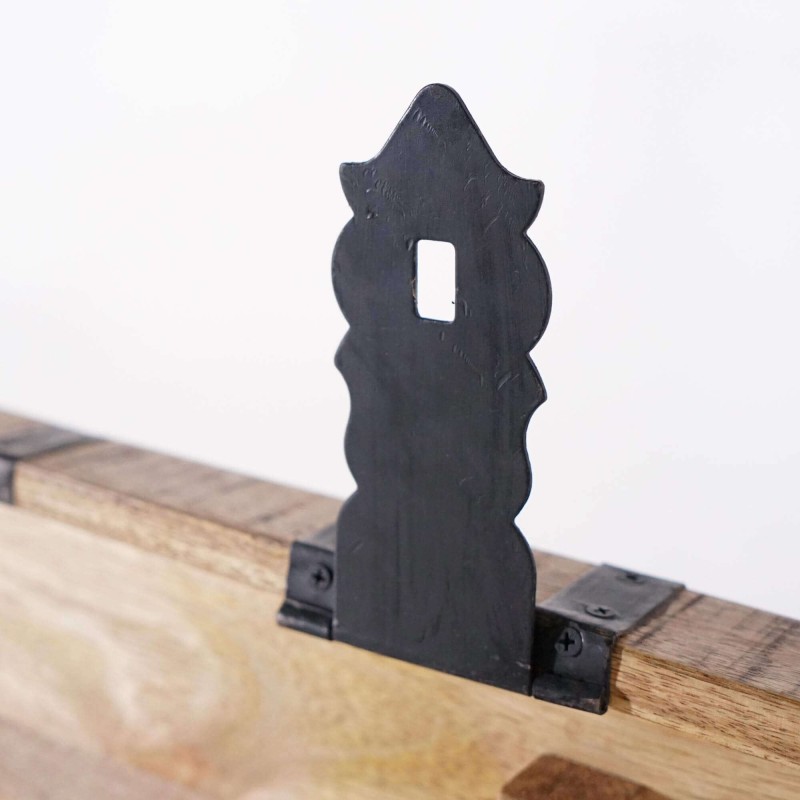 Wohnzimmertisch mit Stauraum aus Massivholz