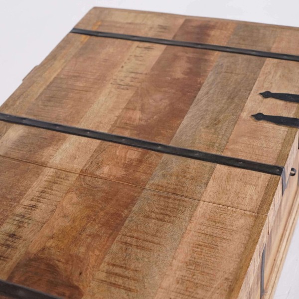 Wohnzimmertisch mit Stauraum aus Massivholz