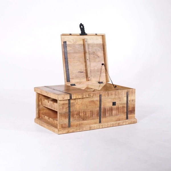 Wohnzimmertisch mit Stauraum aus Massivholz