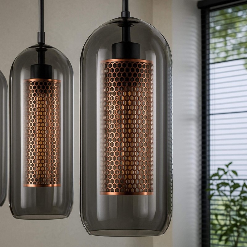 Hängelampe mit mundgeblasenen Rauchglaskappen – Brila