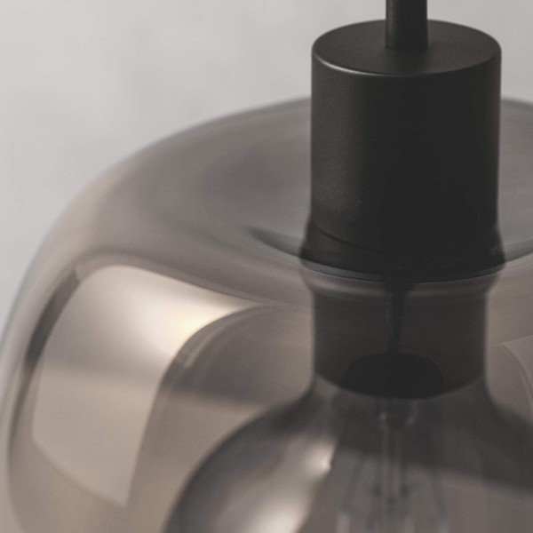 Hängelampe mit rauchglasigem Lampenschirm – Opala