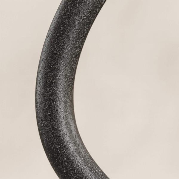 Design-Stehlampe aus schwarzem Metall – Solin