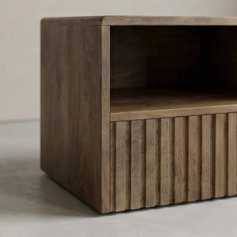 Hängender Nachttisch aus Naturholz – Nest