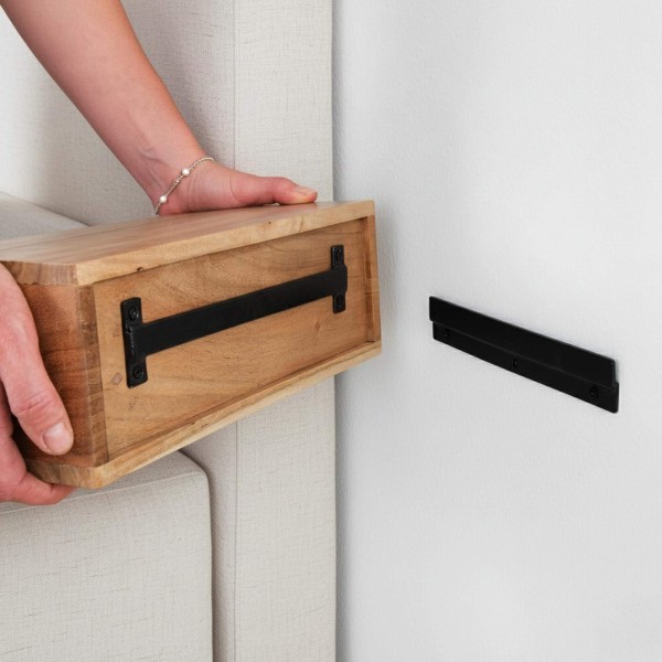 Hängender Nachttisch aus massivem Akazienholz – Curve