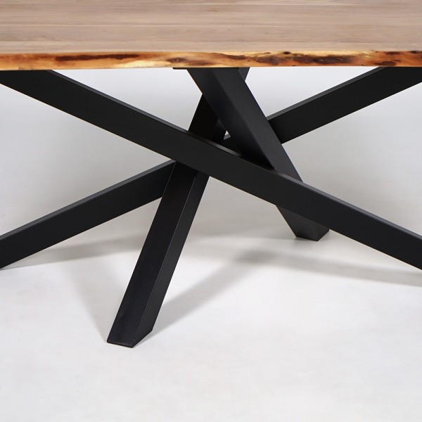 Massivholz-Esstisch mit Metall-Mikadofuß und natürlichen Kanten 220 cm