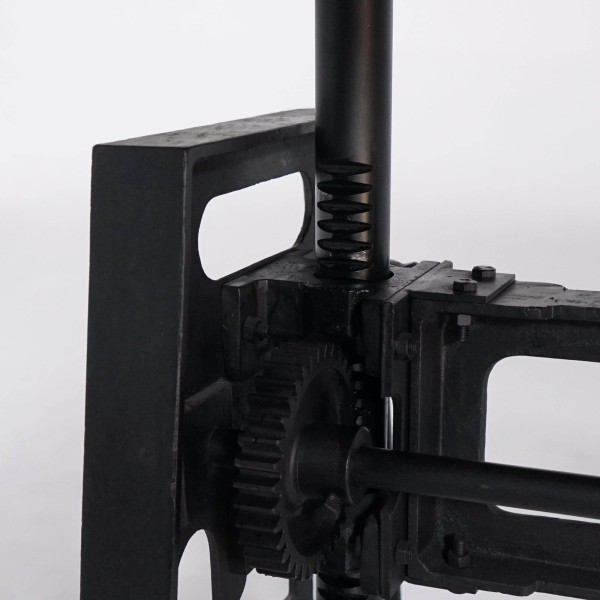 Erhöhbarer industrieller Esstisch 200 cm