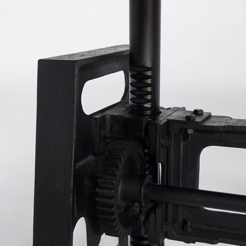 Erhöhbarer industrieller Esstisch 200 cm