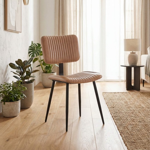 Stuhl aus Echtleder mit Metallfüßen – Marlow