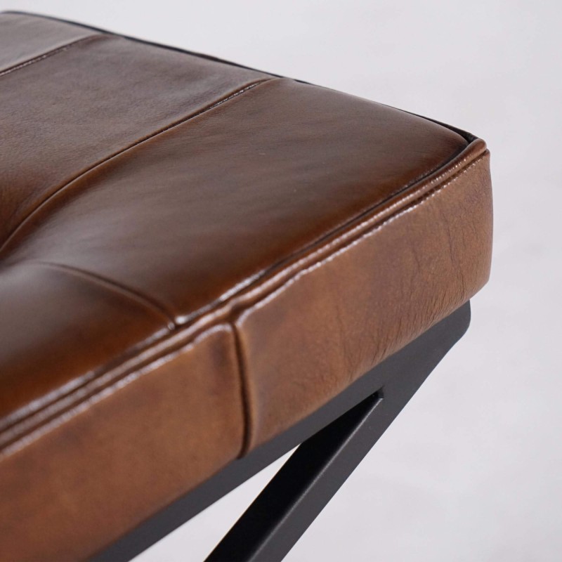 Bank aus Naturleder und Metall - Clay