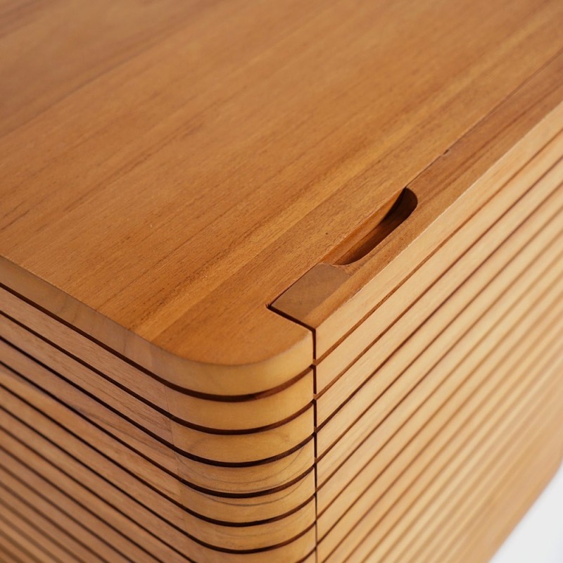 Hängendes Badmöbel aus Teakholz - Lattis