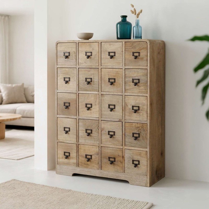 Aufbewahrungsmöbel aus Massivholz mit Schubladen