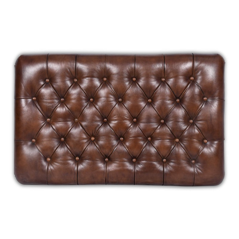 Gepolsterter Fußhocker mit Knopfheftung aus echtem braunem Leder