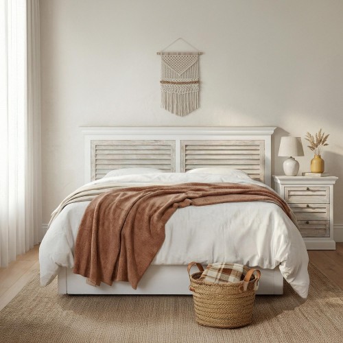 Kopfteil aus weißem Holz...