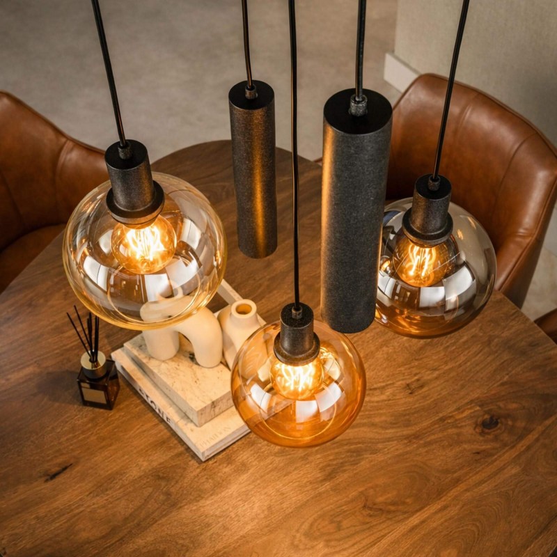 Pendelleuchte mit Glasschirm und schwarzem Metall - Sfera