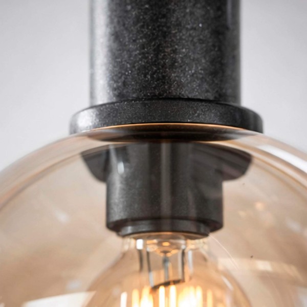 Pendelleuchte mit Glasschirm und schwarzem Metall - Sfera