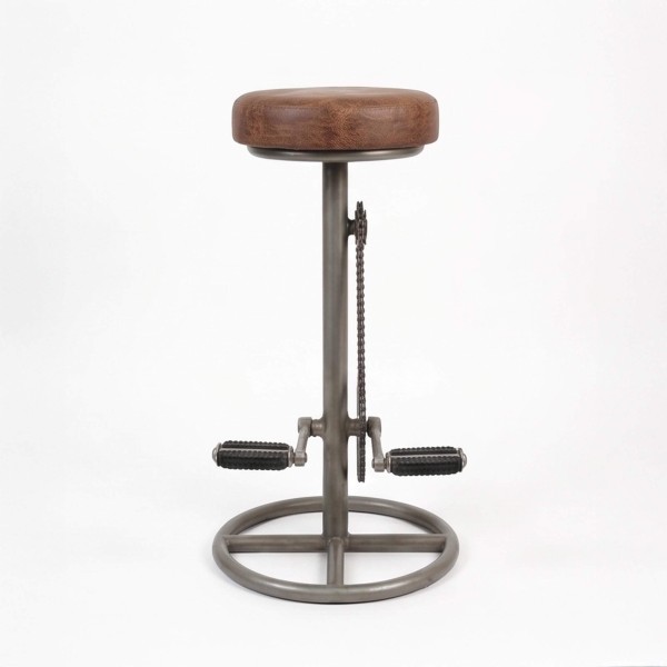 Industrieller Barhocker mit Pedalen