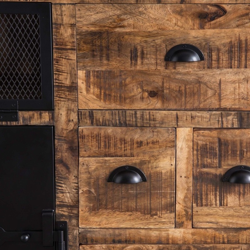 Industrielles Sideboard mit Türen in Karbonoptik