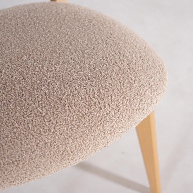 Stuhl aus massiver Buchen und beigem Stoff – Lunna